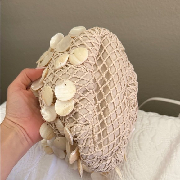 Shell-Embellished Cream Handbag - Picture 3 of 4